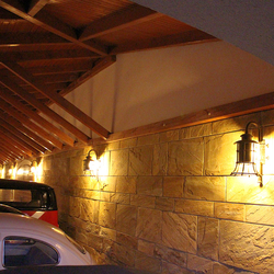Geschmiedete Leuchten KLASSIK GLOCKE als Luxusbeleuchtung von Garagen